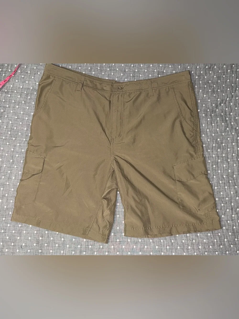 Magellan Outdoors Men’s Olive Green/Khaki Cargo Shorts Hiking/Fishing Size 42